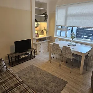 https://apt-retreat-2-bedroom.cambridgehotelsuk.com